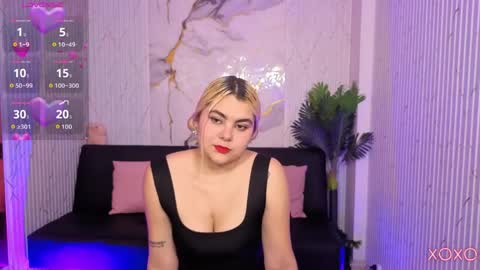 pretty_tay online show from 04/11/26, 11:47