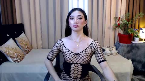 prettyakhira online show from 02/05/25, 11:06