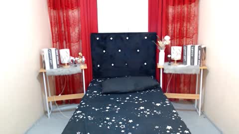 prettyakhira online show from 11/28/25, 05:15