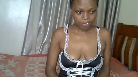 Snapshot of prettybabe02 chatting on 10/04/25, 09:57 SaraCattra online show from 10/04/25, 09:57