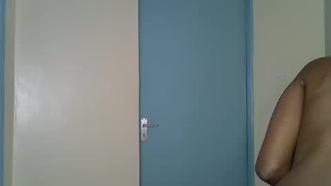 Snapshot of prettybabe02 chatting on 10/10/25, 09:58 SaraCattra online show from 10/10/25, 09:58