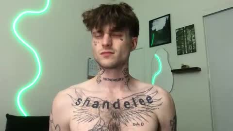 pretty boy online show from 11/18/25, 02:28