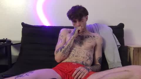 pretty boy online show from 11/21/25, 04:00