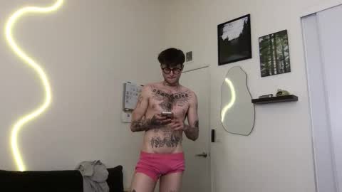 pretty boy online show from 12/17/25, 02:39