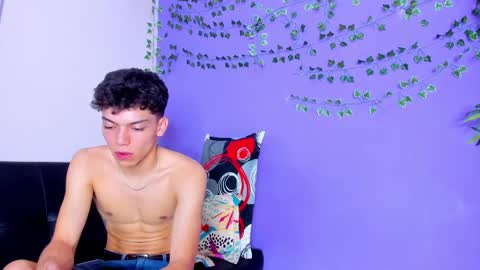 Snapshot of prettybunnies08 chatting on 02/13/25, 02:01 Enzo Denis online show from 02/13/25, 02:01