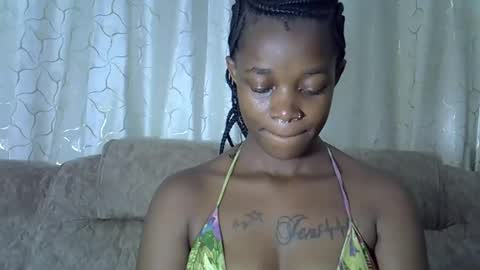 Snapshot of prettycandy4 chatting on 11/02/25, 10:23 prettycandy4 online show from 11/02/25, 10:23