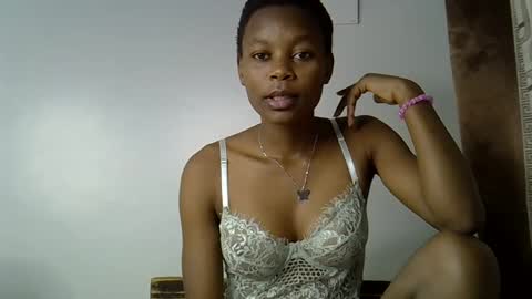 Snapshot of prettycoco_ chatting on 04/25/26, 11:02 coco online show from 04/25/26, 11:02