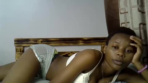 Snapshot of prettycoco_ chatting on 04/27/26, 01:14 coco online show from 04/27/26, 01:14