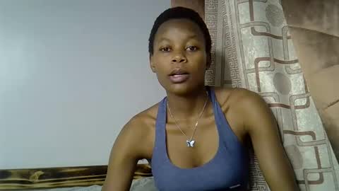Snapshot of prettycoco_ chatting on 05/01/26, 01:37 coco online show from 05/01/26, 01:37