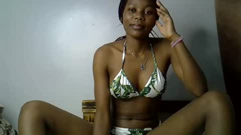 Snapshot of prettycoco_ chatting on 05/20/26, 02:51 coco online show from 05/20/26, 02:51