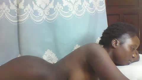 Snapshot of prettydarkskin002 chatting on 02/12/25, 01:48 SHANIA online show from 02/12/25, 01:48