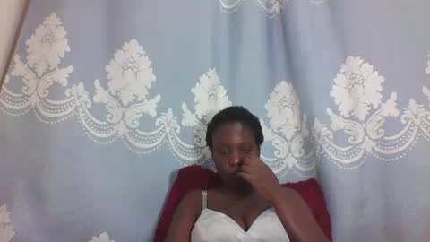 Snapshot of prettydarkskin002 chatting on 02/12/25, 06:51 SHANIA online show from 02/12/25, 06:51