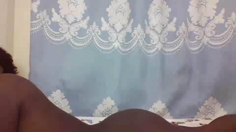 Snapshot of prettydarkskin002 chatting on 02/13/25, 05:22 SHANIA online show from 02/13/25, 05:22