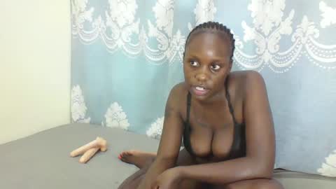 Snapshot of prettydarkskin002 chatting on 02/20/25, 06:57 SHANIA online show from 02/20/25, 06:57