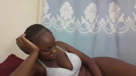 Snapshot of prettydarkskin002 chatting on 02/22/25, 04:30 SHANIA online show from 02/22/25, 04:30