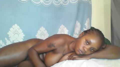 Snapshot of prettydarkskin002 chatting on 09/16/25, 12:50 SHANIA online show from 09/16/25, 12:50