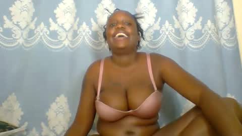 Snapshot of prettydarkskin002 chatting on 02/25/26, 04:27 SHANIA online show from 02/25/26, 04:27