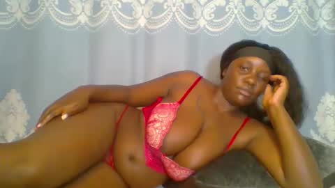 Snapshot of prettydarkskin002 chatting on 04/13/26, 08:36 SHANIA online show from 04/13/26, 08:36