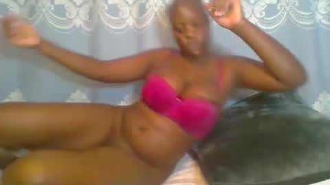Snapshot of prettydarkskin002 chatting on 04/14/26, 10:16 SHANIA online show from 04/14/26, 10:16
