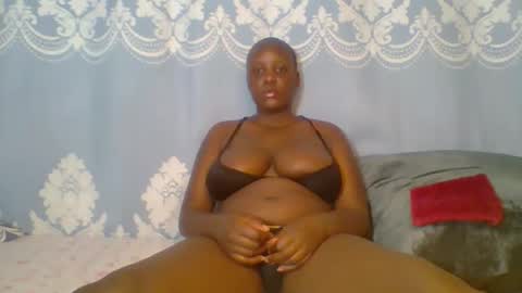 Snapshot of prettydarkskin002 chatting on 04/21/26, 06:34 SHANIA online show from 04/21/26, 06:34