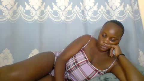 Snapshot of prettydarkskin002 chatting on 05/03/26, 09:32 SHANIA online show from 05/03/26, 09:32