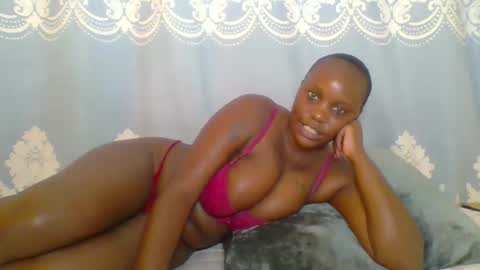 Snapshot of prettydarkskin002 chatting on 05/10/26, 09:36 SHANIA online show from 05/10/26, 09:36