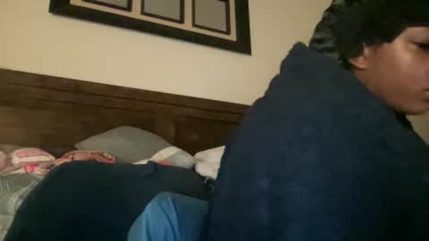 prettyfacefemale online show from 04/15/26, 07:58