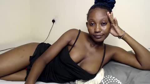 Snapshot of prettygoddess1 chatting on 03/07/25, 04:44 Mary online show from 03/07/25, 04:44