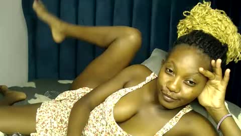 Snapshot of prettygoddess1 chatting on 10/16/25, 05:58 Mary online show from 10/16/25, 05:58