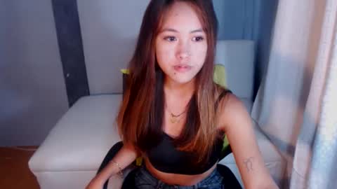 Snapshot of prettyhotshakira chatting on 06/22/26, 10:45 shakira online show from 06/22/26, 10:45