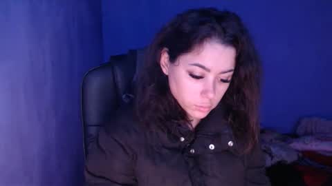 prettyjulliette online show from 12/31/24, 08:48