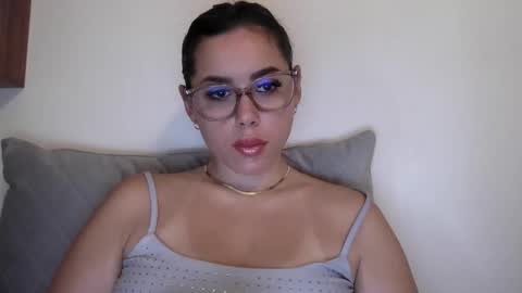 prettyjulliette online show from 11/17/25, 01:28