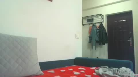 prettyjulliette online show from 12/05/25, 05:31