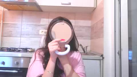 Snapshot of prettyjulliette chatting on 04/28/26, 12:10 prettyjulliette online show from 04/28/26, 12:10