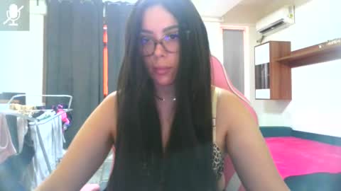 Snapshot of prettyjulliette chatting on 06/23/26, 02:26 prettyjulliette online show from 06/23/26, 02:26
