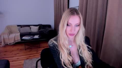 Eva online show from 10/07/25, 11:24