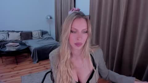 Eva online show from 03/10/26, 12:37