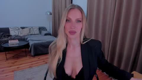 Eva online show from 05/16/26, 12:07