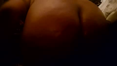 Snapshot of prettylips3 chatting on 12/07/24, 01:07 Mona Red online show from 12/07/24, 01:07