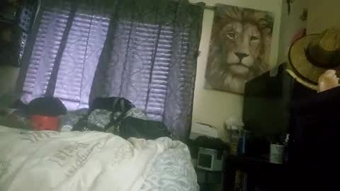 Snapshot of prettylips3 chatting on 01/22/25, 03:18 Mona Red online show from 01/22/25, 03:18