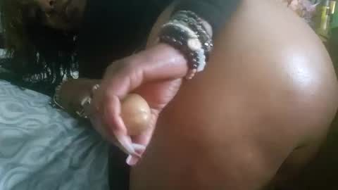 Snapshot of prettylips3 chatting on 03/12/25, 12:36 Mona Red online show from 03/12/25, 12:36