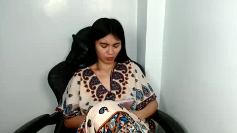 Snapshot of prettylittle_lady chatting on 06/08/26, 06:36 prettylittle_lady online show from 06/08/26, 06:36