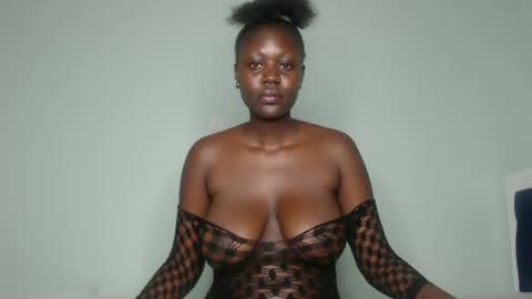 Snapshot of prettyliz1999 chatting on 01/14/25, 06:49 Lizzy online show from 01/14/25, 06:49