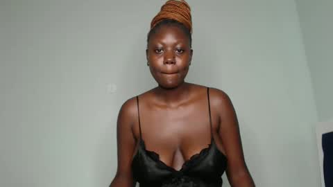 Snapshot of prettyliz1999 chatting on 01/29/25, 08:08 Lizzy online show from 01/29/25, 08:08