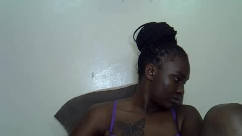 Snapshot of prettyliz30 chatting on 09/11/25, 06:19 LILIAN online show from 09/11/25, 06:19
