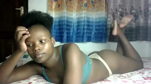 Snapshot of prettymelly_ chatting on 02/05/25, 07:10 Melly online show from 02/05/25, 07:10