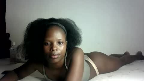 Snapshot of prettymelly_ chatting on 02/10/25, 06:56 Melly online show from 02/10/25, 06:56