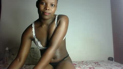 Snapshot of prettymelly_ chatting on 02/18/25, 06:58 Melly online show from 02/18/25, 06:58