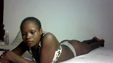 Snapshot of prettymelly_ chatting on 02/24/25, 06:47 Melly online show from 02/24/25, 06:47