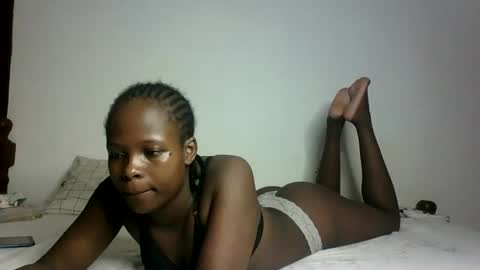 Snapshot of prettymelly_ chatting on 02/25/25, 02:36 Melly online show from 02/25/25, 02:36
